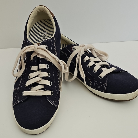 Taos Footwear Shoes - Taos Footwear Starburst Navy Blue and White Sneakers Size 9.5